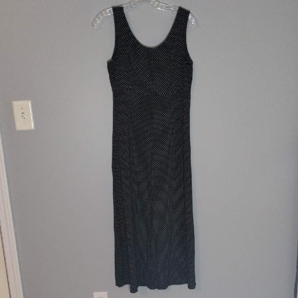 EUC✨medium sleeveless black & white polka dot scoop neck dress